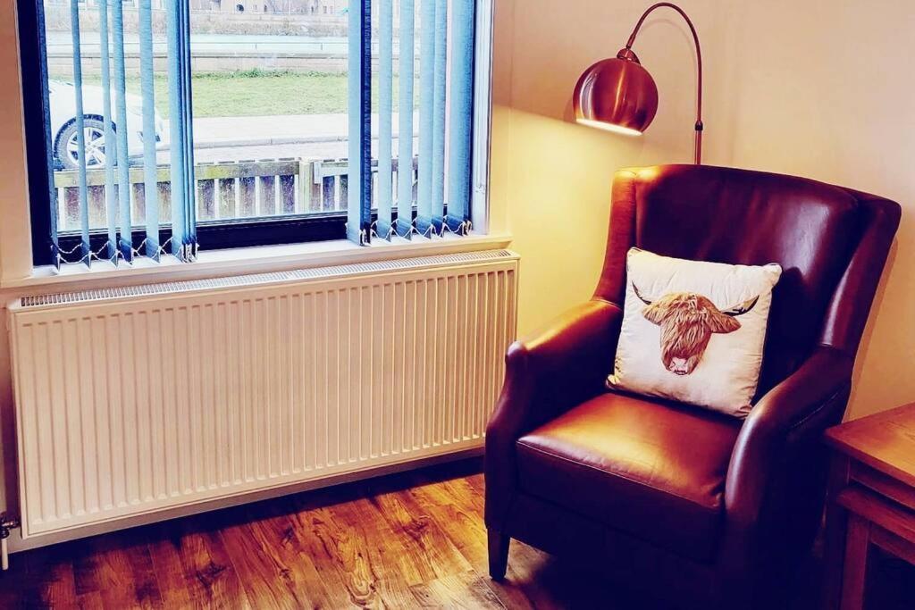 Ness Riverfront Holiday Home - City Centre Inverness Eksteriør bilde