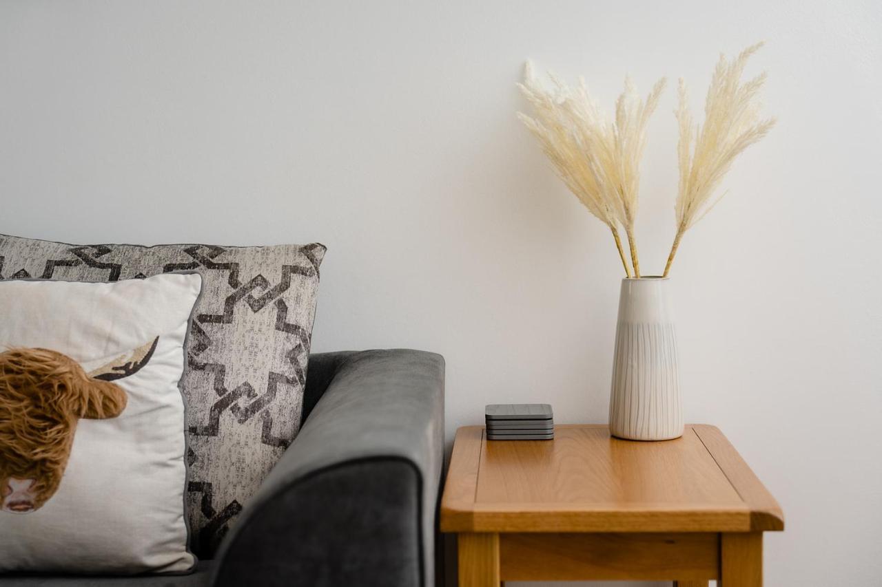 Ness Riverfront Holiday Home - City Centre Inverness Eksteriør bilde