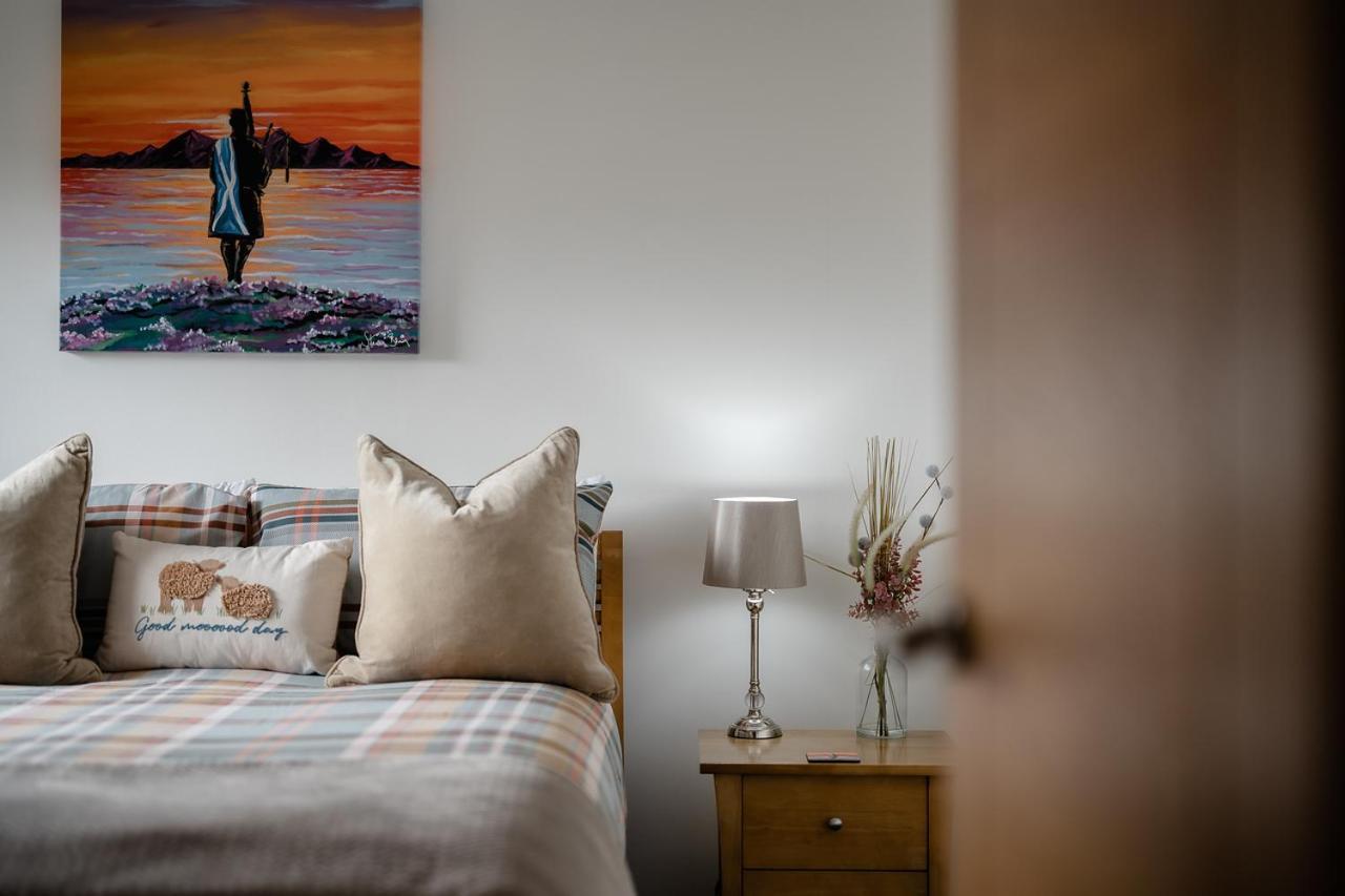 Ness Riverfront Holiday Home - City Centre Inverness Eksteriør bilde