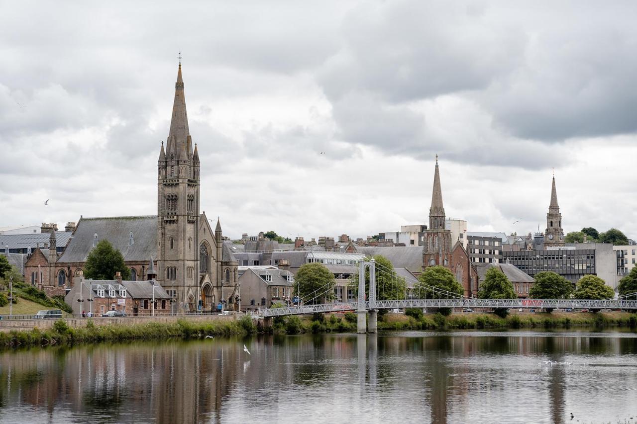 Ness Riverfront Holiday Home - City Centre Inverness Eksteriør bilde