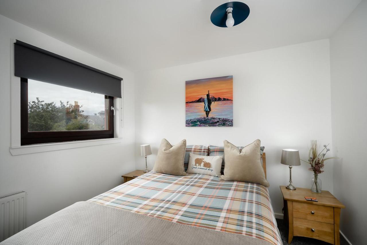 Ness Riverfront Holiday Home - City Centre Inverness Eksteriør bilde